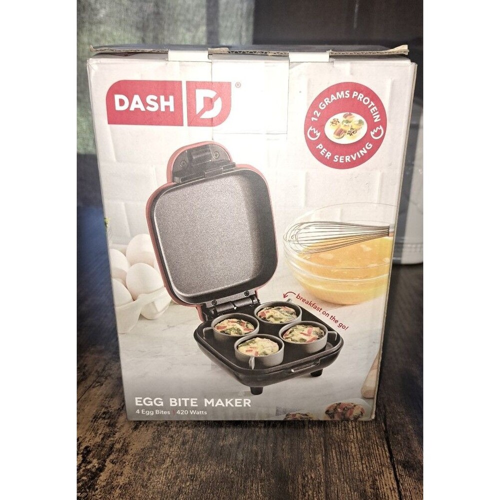 Dash Egg Bite maker New in Box Red Makes 4 Egg Bites